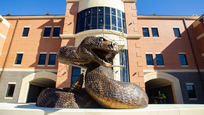 University Releases New Rattler Statue Provisions for Spring Graduates